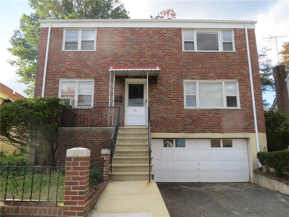 87 Catskill Ave in Yonkers, NY - Building Photo