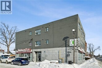 1 Elgin St N in Acton, ON - Building Photo - Building Photo