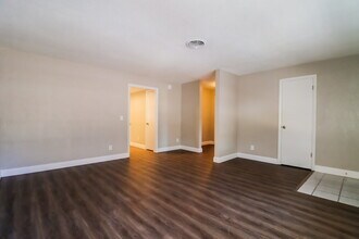 5795 Hillside St in Seminole, FL - Building Photo - Building Photo