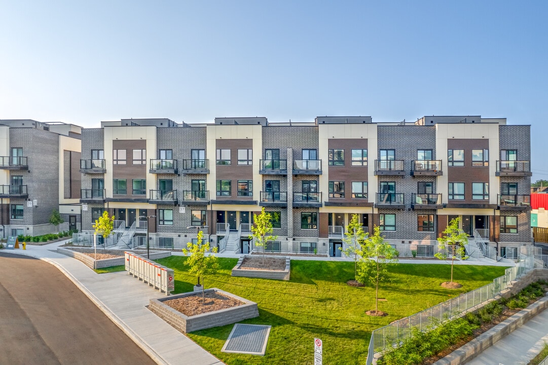 The Towns on Danforth in Toronto, ON - Building Photo
