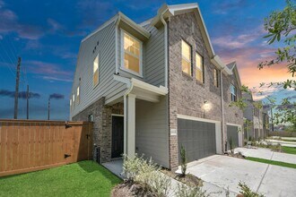 10303 Rosemary in Rosharon, TX - Foto de edificio - Building Photo