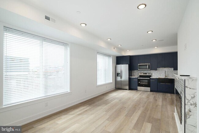 property at 2000 N Front St