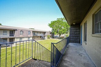 1518 East Ave in Katy, TX - Building Photo - Building Photo