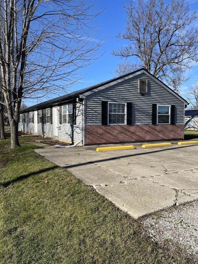 904 Sloan St-Unit -A in Crawfordsville, IN - Foto de edificio - Building Photo