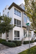 6671 NW 105th Ave in Medley, FL - Building Photo - Building Photo