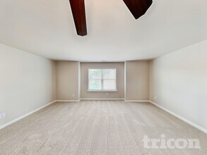 207 Stillwood Dr in Newnan, GA - Building Photo - Building Photo