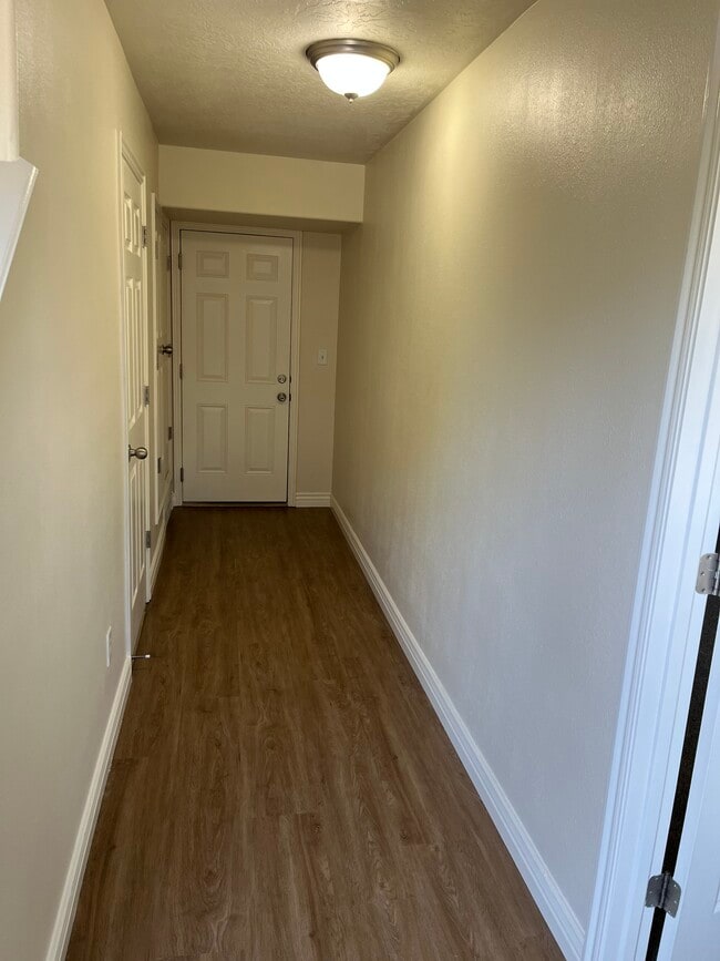 29 E Durham St in Sandy, UT - Foto de edificio - Building Photo