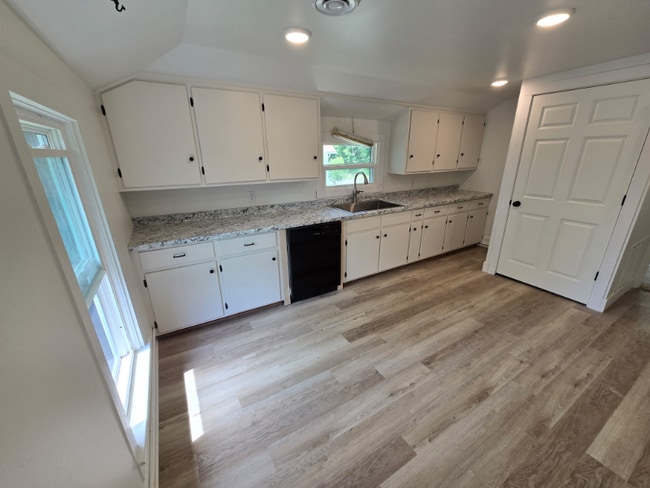 540 Dunkirk Ave in Stoughton, WI - Building Photo - Building Photo