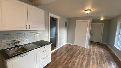 433 Kayton Ave in San Antonio, TX - Building Photo - Building Photo