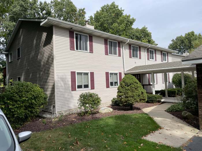 6495 Bella Vista Dr NE in Rockford, MI - Building Photo