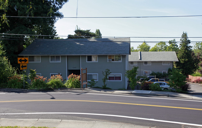 Zentrum Apartments in Beaverton, OR - Foto de edificio - Building Photo