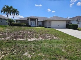 2613 SW 15th Ave in Cape Coral, FL - Building Photo