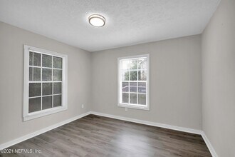 6418 Sapphire Dr in Jacksonville, FL - Building Photo - Building Photo