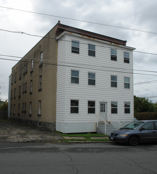 26 James St in Amsterdam, NY - Building Photo - Building Photo