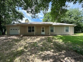 14286 Arber St in Flint, TX - Building Photo
