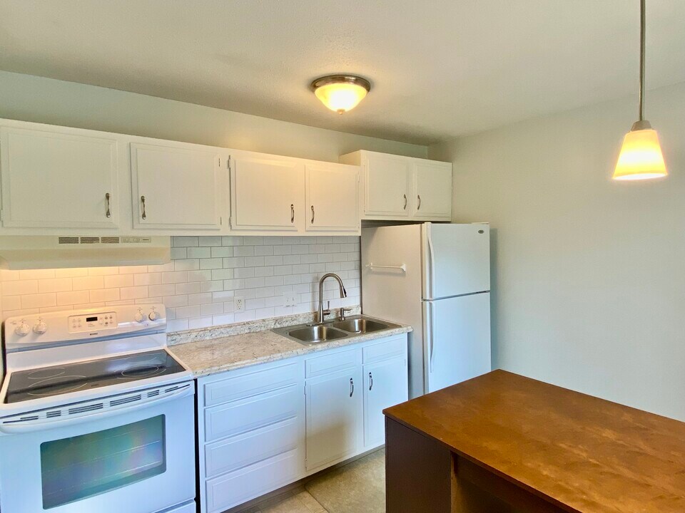 2011 Viking Dr NW, Unit 34 Photo