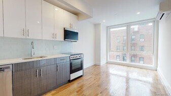 138-28 Queens Blvd, Unit 5B in Queens, NY - Building Photo