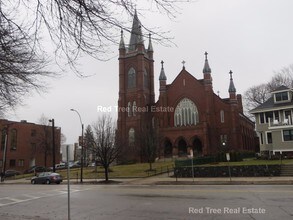 16 Whites Ave-Unit -15 in Watertown, MA - Building Photo - Building Photo