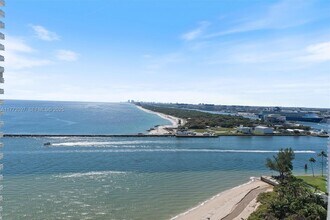 2100 S Ocean Ln in Fort Lauderdale, FL - Building Photo - Building Photo