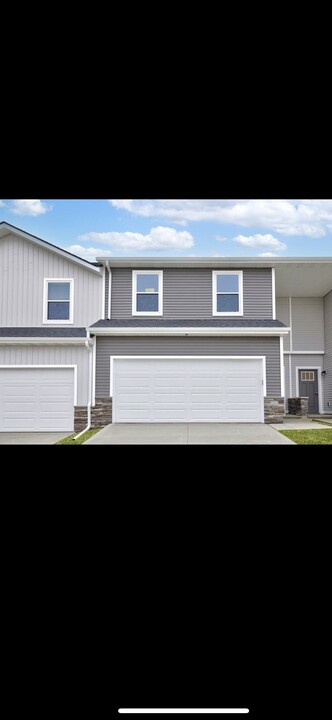 641 Venice Ave in West Des Moines, IA - Building Photo