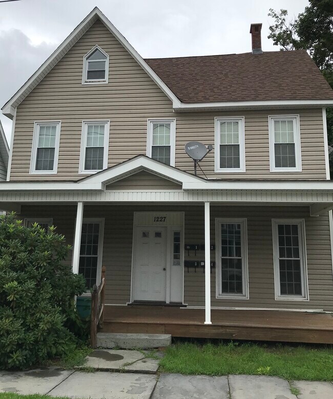 1227 East St, Unit Apt #1 in Honesdale, PA - Building Photo - Building Photo