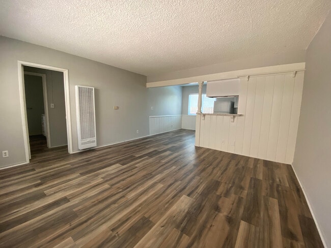 20336 Cohasset St in Winnetka, CA - Building Photo - Building Photo