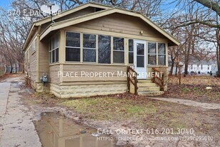 570 E Dale Ave in Muskegon, MI - Building Photo