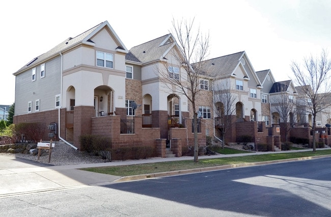 1715 Carns Dr in Madison, WI - Building Photo