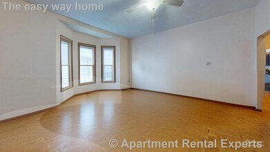 240 School St in Somerville, MA - Foto de edificio - Building Photo