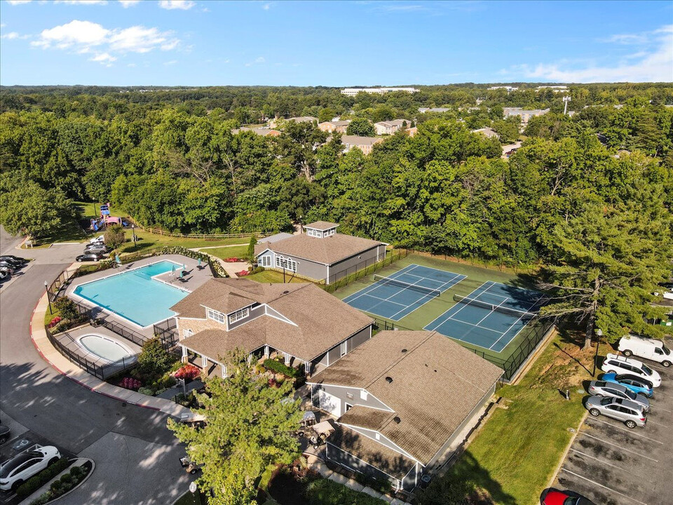 The Seasons in Laurel, MD - Foto de edificio