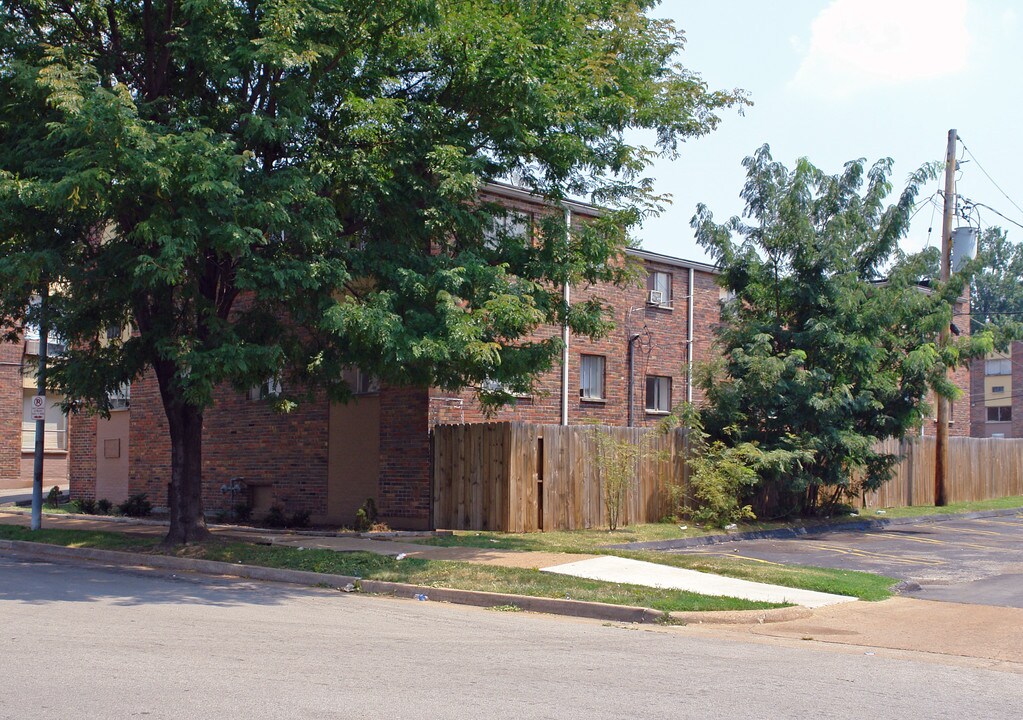 4660--4662 Spring Ave in St. Louis, MO - Building Photo