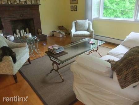 1185 Boylston St in Newton, MA - Building Photo - Building Photo