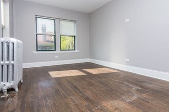 6711 S Cregier Ave in Chicago, IL - Building Photo - Building Photo