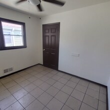 7210 W Hampton Ave in Milwaukee, WI - Building Photo - Building Photo