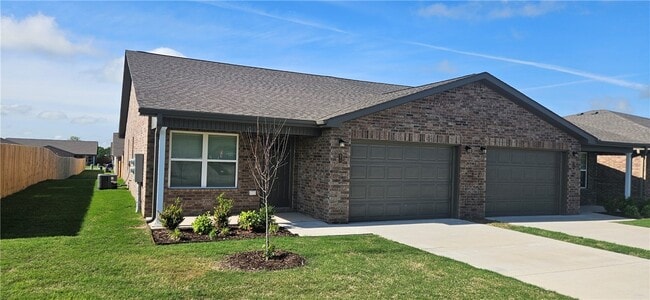 517 NW 69th Ave in Bentonville, AR - Building Photo - Building Photo