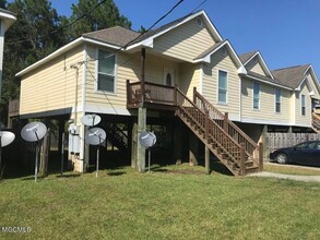 6206 W Desoto St, Unit 6210 W Desoto in Bay St. Louis, MS - Building Photo - Building Photo
