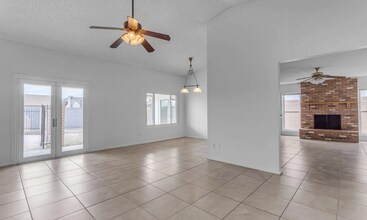 2935 S Mollera in Mesa, AZ - Foto de edificio - Building Photo