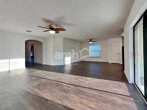 1741 Chatham Grn in Ruskin, FL - Foto de edificio - Building Photo