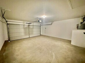 4104 Home Pl Rd in Andice, TX - Building Photo - Building Photo