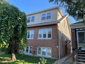 4555 W Wellington Ave in Chicago, IL - Building Photo