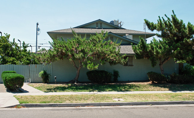 2434 E Peralta Way in Fresno, CA - Building Photo - Building Photo