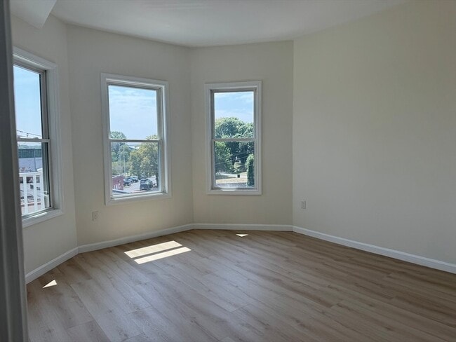 247 Harvard St, Unit 3 in Boston, MA - Building Photo - Building Photo