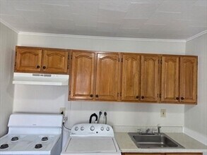 81 Nightingale Ave, Unit 2 in Quincy, MA - Building Photo - Building Photo