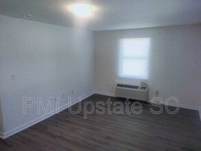 201 Chandler Dr in Gaffney, SC - Building Photo - Building Photo