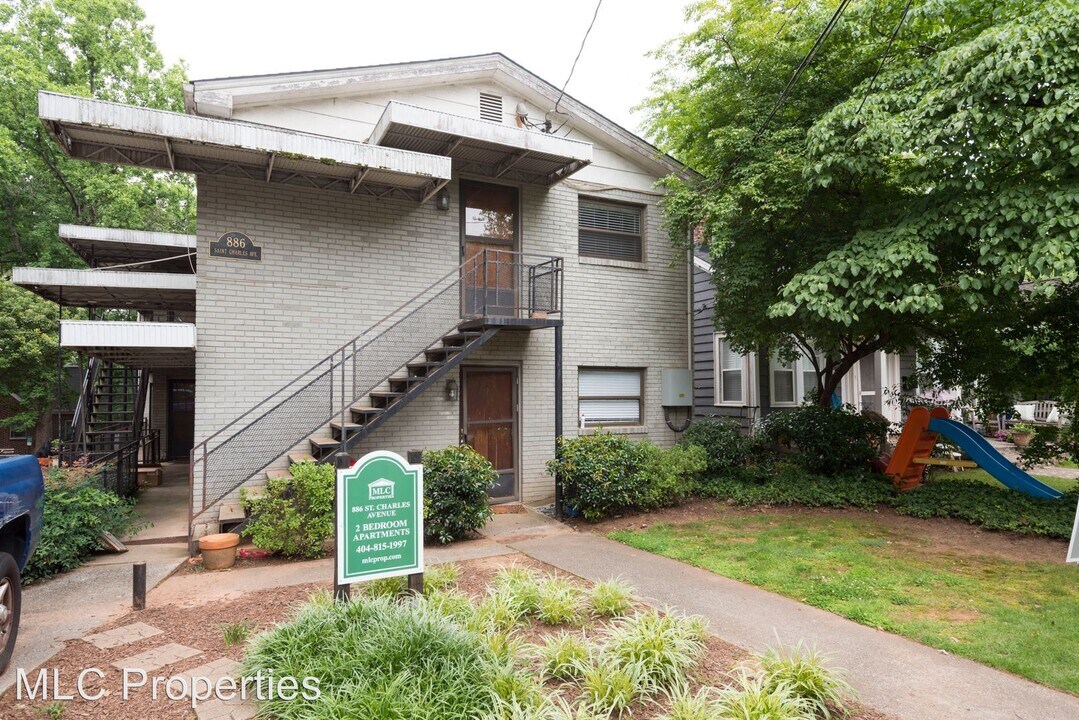 886 St Charles Ave NE in Atlanta, GA - Building Photo