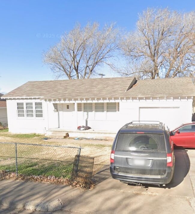 property at 1809 Poplar St