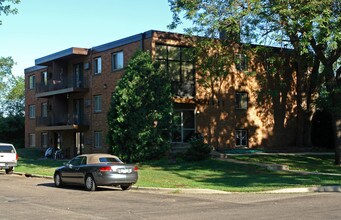 1625 Marion St in St. Paul, MN - Foto de edificio - Building Photo