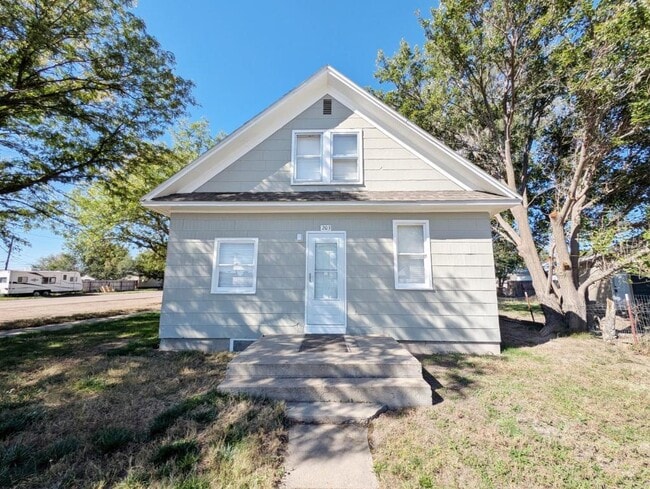 property at 203 N 7th Ave