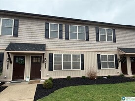 617 Linden St in Coopersburg, PA - Building Photo