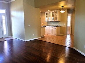 1806 Knollcrest Cir in Fayetteville, AR - Foto de edificio - Building Photo